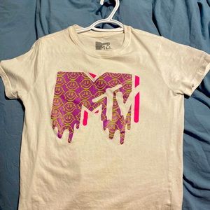 Very comfortable white MDV shirt only worn twice no stains